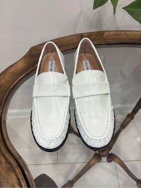 Steve Madden White Leather Penny Loafers- never worn